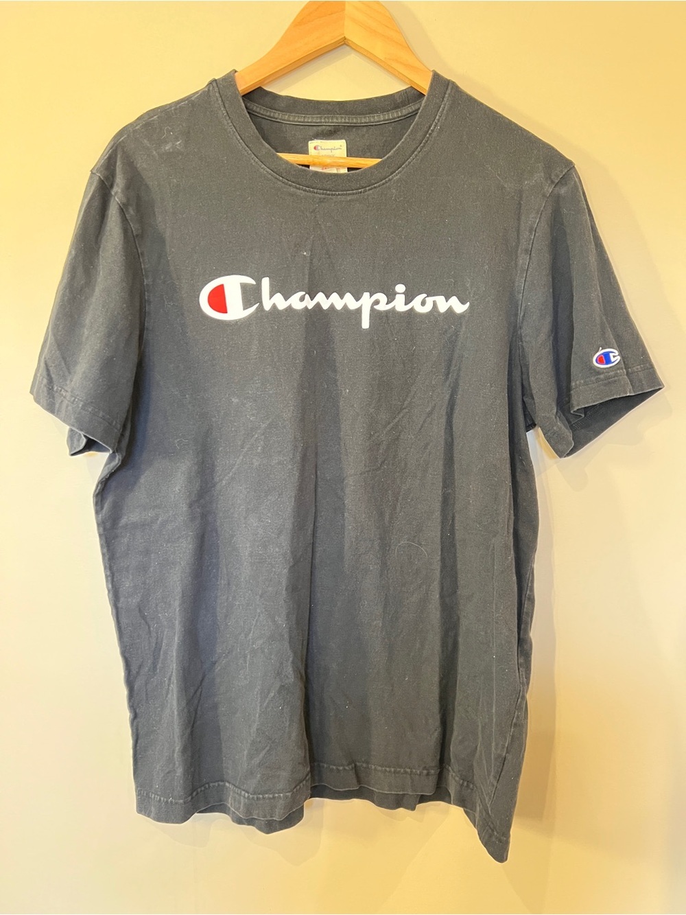 Champion Script Logo T-Shirt Men’s Large Black Vintage Wash Graphic Tee - Picture 3 of 6